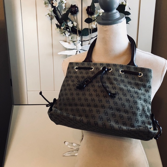 Dooney and Bourke Tulip tassel - Picture 2 of 3